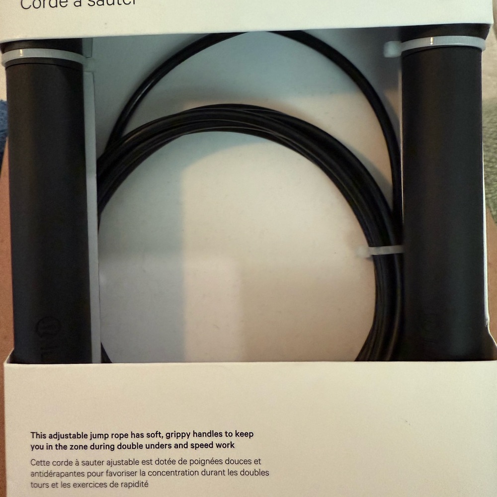 Lululemon Athletica Black Adjustable Jump Rope - Picture 2 of 3